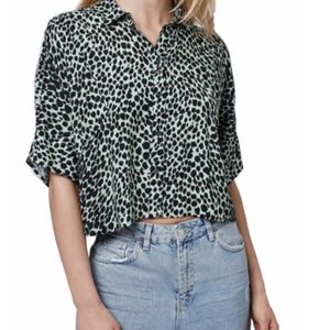 🐆TopShop blue leopard crop top 8